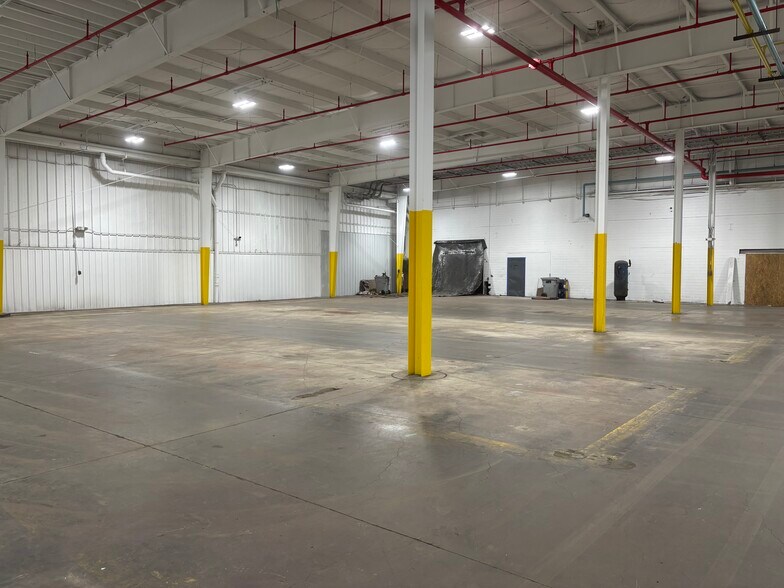 More Photos Of 251 W Wylie Ave, Washington Warehouse For Lease
