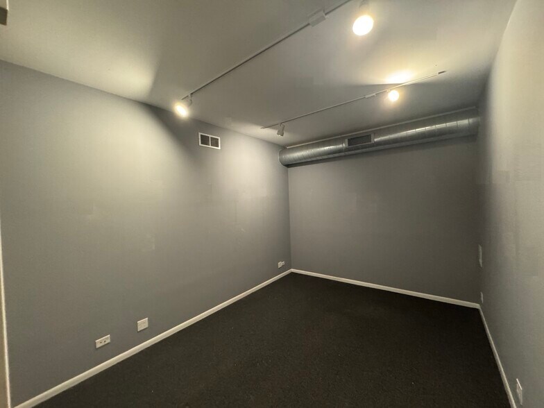 More Photos Of 1820-1830 W Grand Ave, Chicago Warehouse For Lease