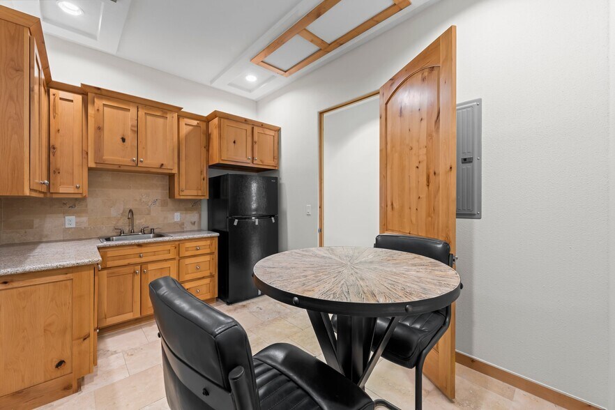 More Photos Of 25329 Budde Rd, The Woodlands Medical For Lease