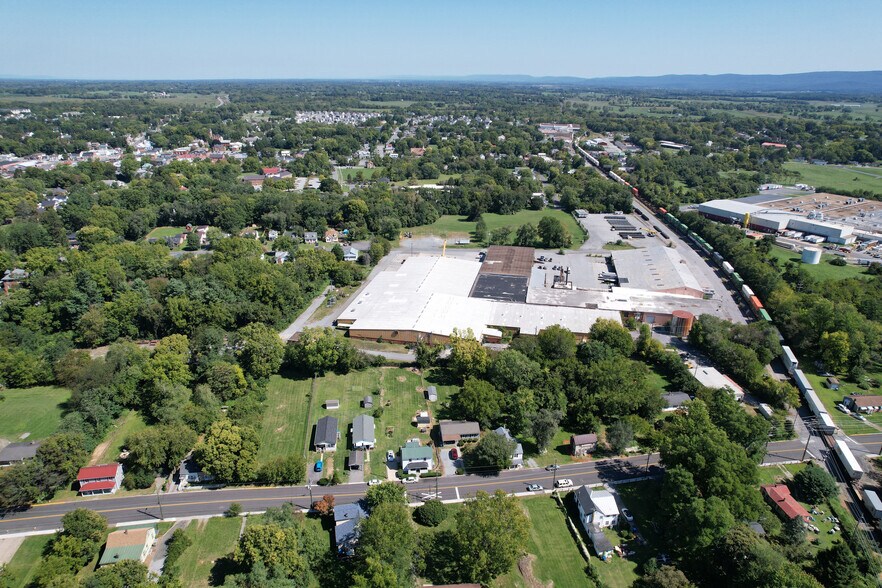 More Photos Of 351 Station Rd, Berryville Manufacturing For Sale