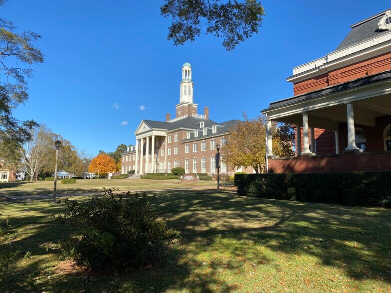 Primary Photo Of 302 Bibb St, Marion Schools For Sale