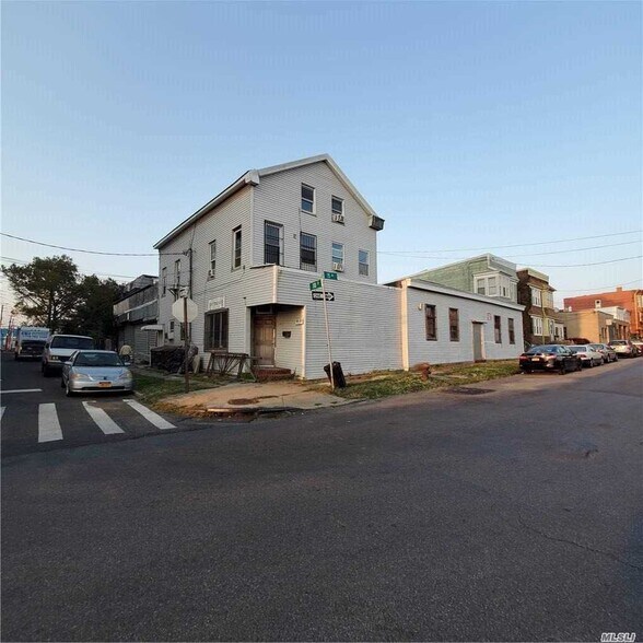 Primary Photo Of 110-01 15 Ave, College Point Warehouse For Sale