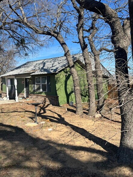 More Photos Of 2531 E Highway 199, Springtown Flex For Sale