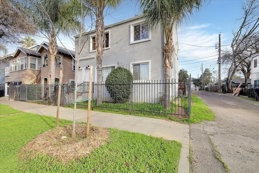 More Photos Of 2611 Alhambra, Sacramento Apartments For Sale