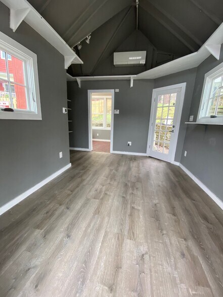 More Photos Of 3782 Old Columbia Pike, Ellicott City General Retail For Lease