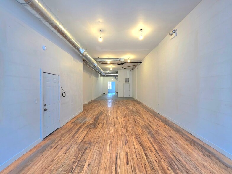 More Photos Of 1102 W 18th St., Chicago Apartments For Lease