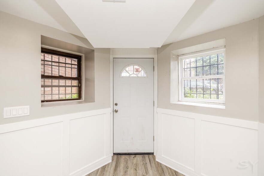 More Photos Of 3651 W Grenshaw St, Chicago Multifamily For Sale