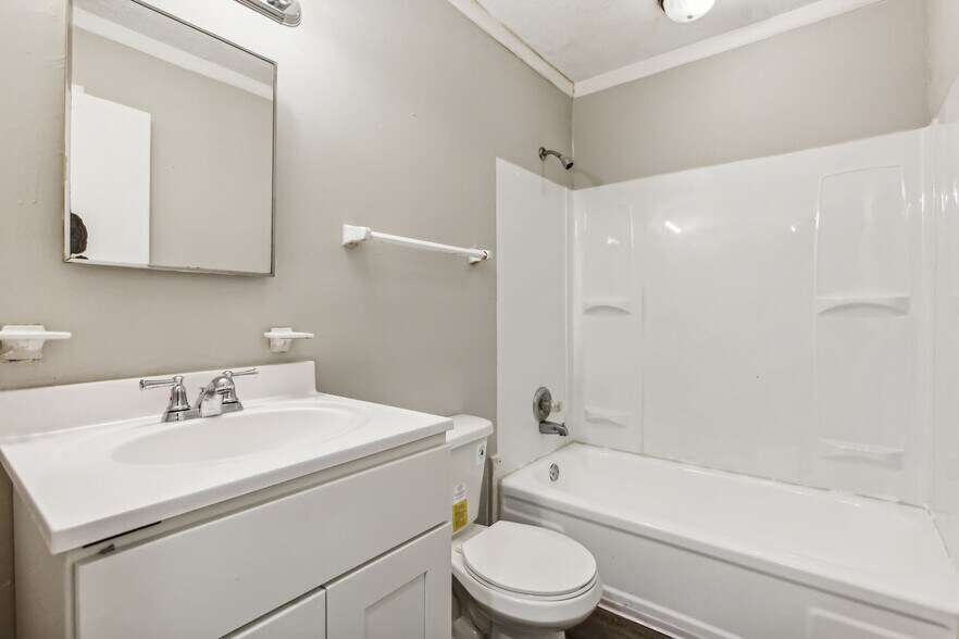 More Photos Of 1001 W 9th St, Russellville Apartments For Sale