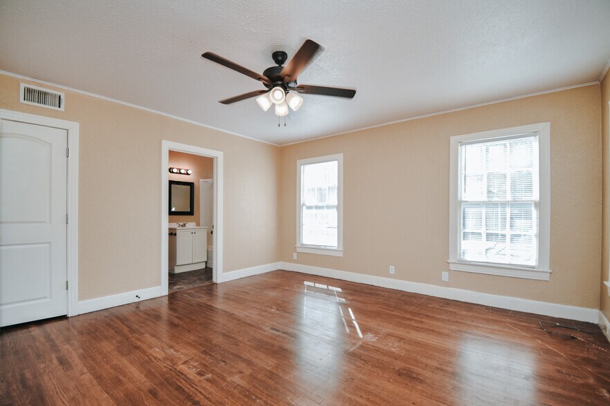 More Photos Of 1503 E Virginia Ave, Victoria Apartments For Sale