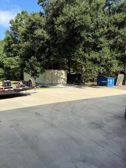 More Photos Of 2540 Leroy Stevens Rd, Mobile Light Manufacturing For Lease