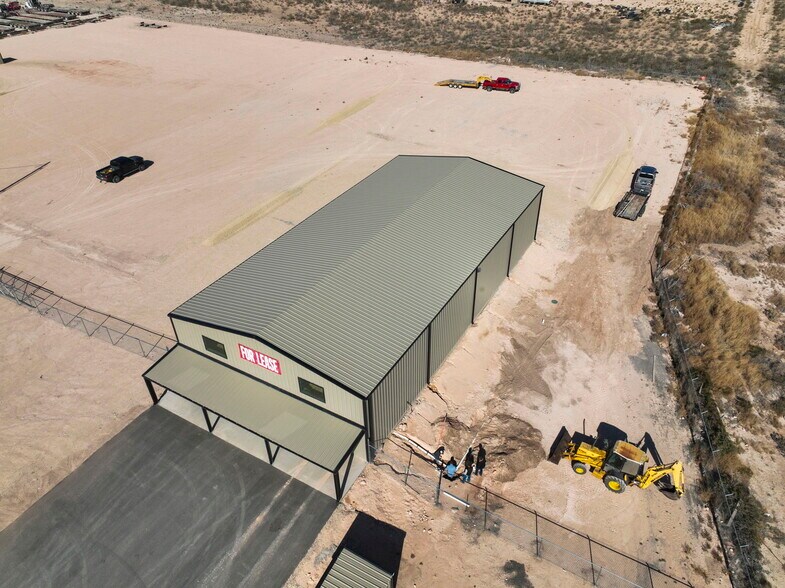 More Photos Of 14010 W Silver Fox Trl, Odessa Warehouse For Lease