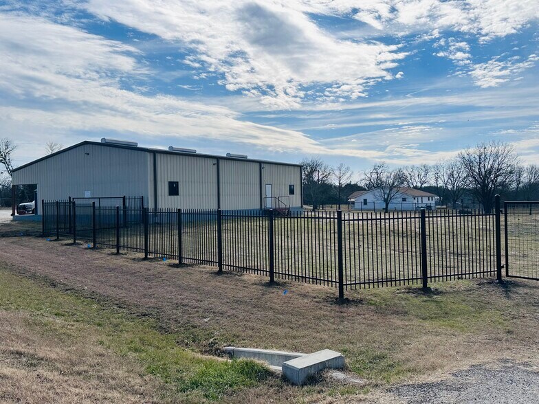 More Photos Of 13332 W Fm 744, Barry Warehouse For Sale