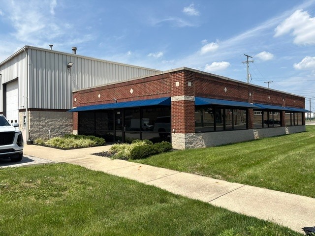 More Photos Of 300 E Naghten St, Columbus Service For Lease
