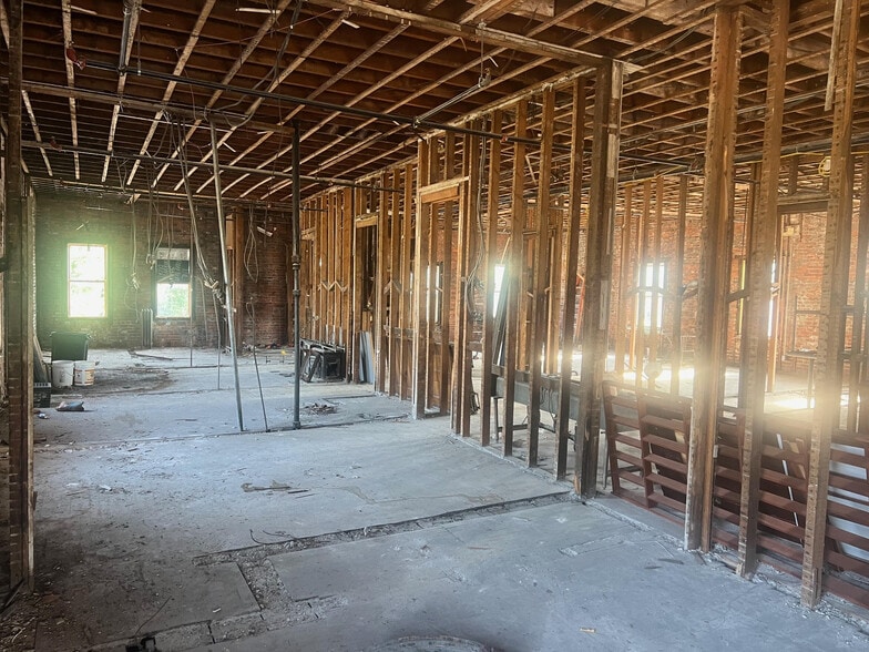 More Photos Of 129-141 Douglas Ave, Providence Restaurant For Sale