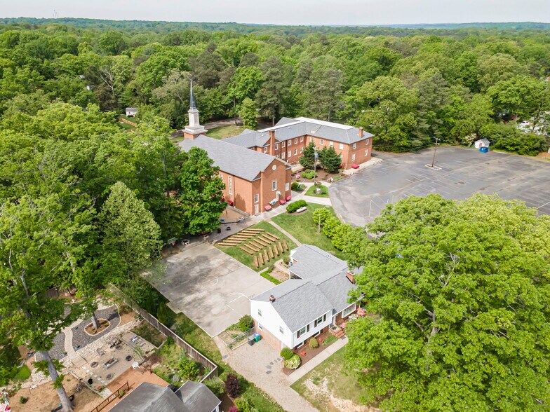 More Photos Of 7740 Cherokee Rd, Richmond Religious Facility For Sale