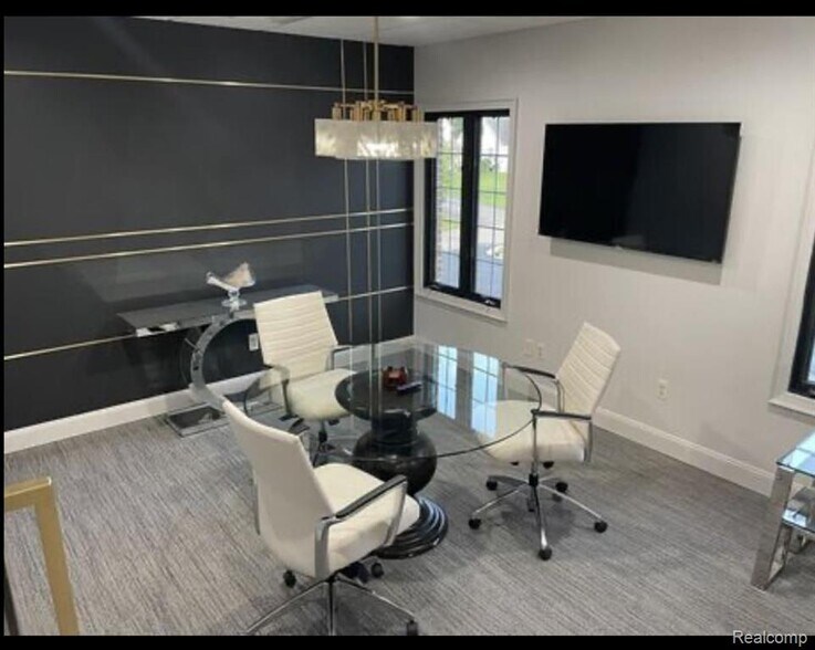 More Photos Of 3062 E Walton Blvd, Auburn Hills Office Residential For Lease