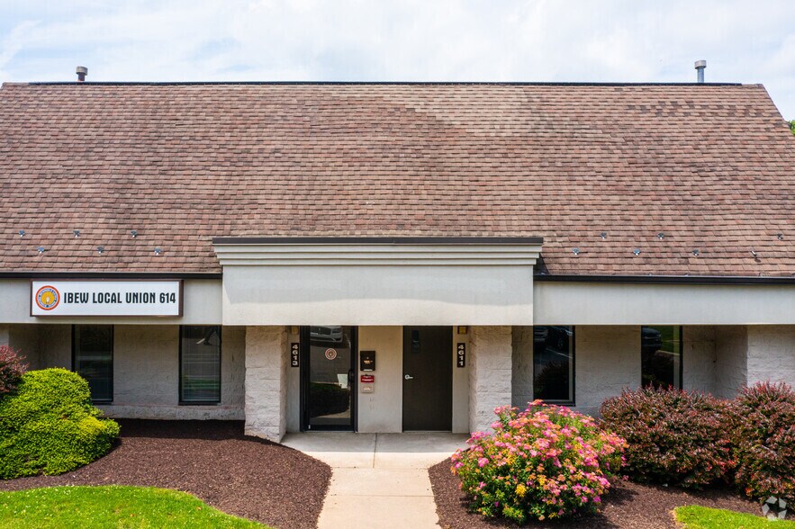 More Photos Of 4601 W Chester Pike, Newtown Square Office For Lease