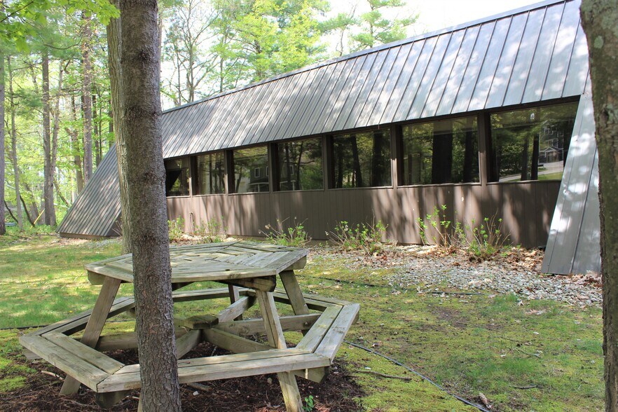 More Photos Of 201 E Seventeenth St, Traverse City Office For Lease