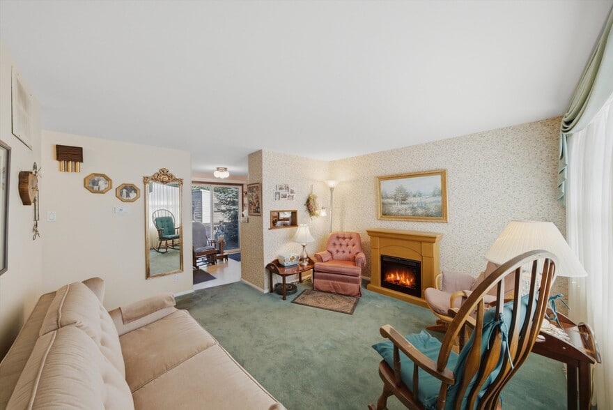 More Photos Of 34112 N Barron Blvd, Grayslake Flex For Sale