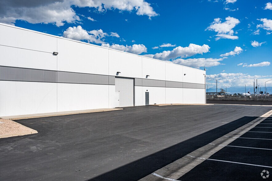 More Photos Of 1400-1410 E Holt Blvd, Ontario Warehouse For Lease