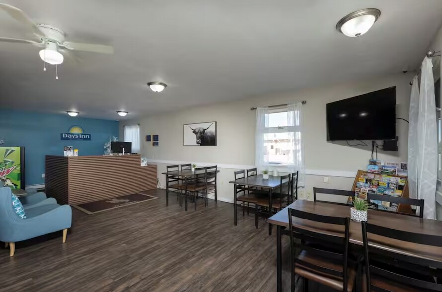 More Photos Of 109 16th St, Wheatland Hotel For Sale