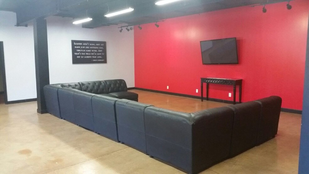 More Photos Of 6770 N 43rd St, Milwaukee Industrial For Sale