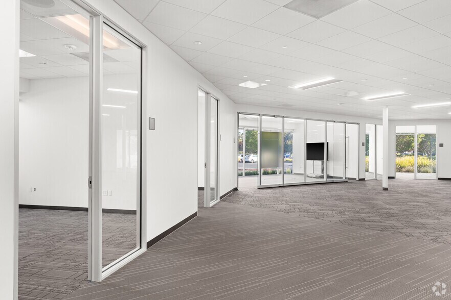 More Photos Of 2580 Junction Ave, San Jose Research And Development For Lease