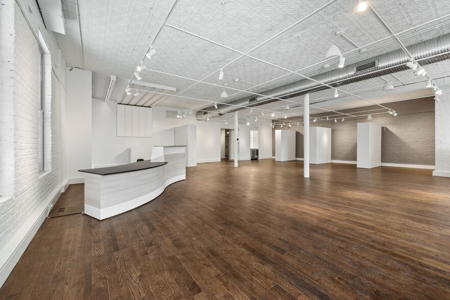 More Photos Of 1910 W North Ave, Chicago Storefront Retail Residential For Sale