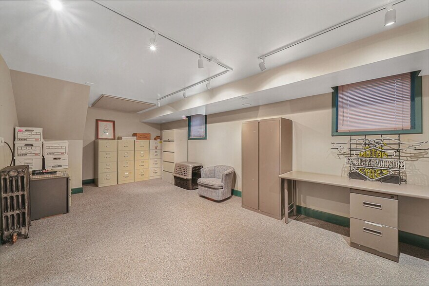 More Photos Of 530 S Union St, Traverse City Medical For Sale