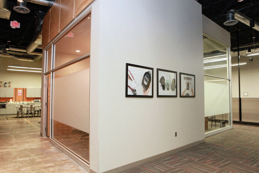 More Photos Of 817 E 4th St, Tulsa Showroom For Sale