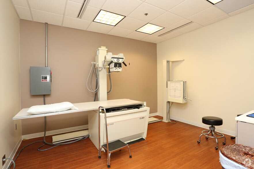 More Photos Of 5439 Durand Ave, Racine Medical For Lease