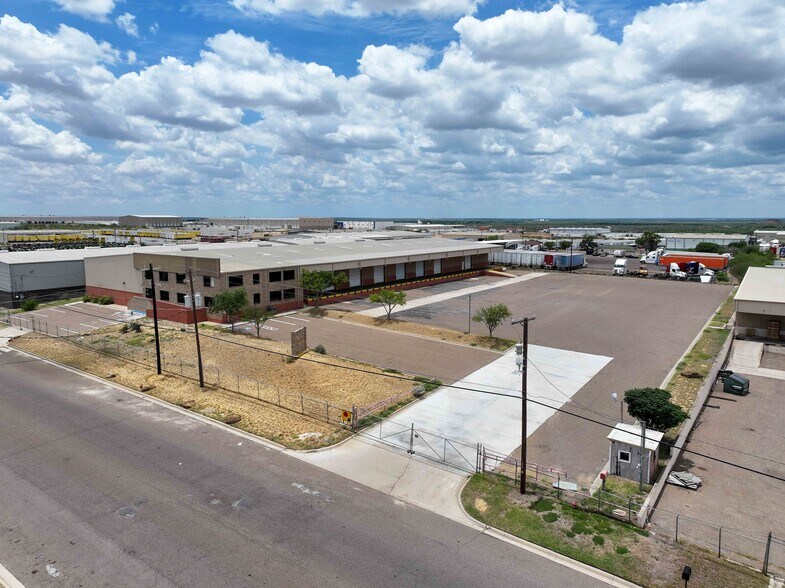 More Photos Of 14610 Atlanta Dr, Laredo Warehouse For Lease