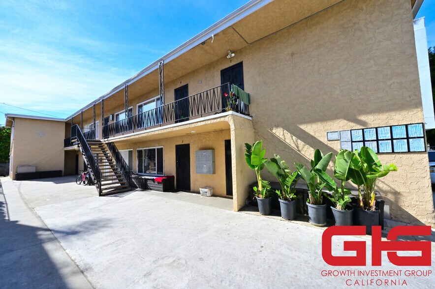 More Photos Of 4214 Montclair St, Los Angeles Apartments For Sale