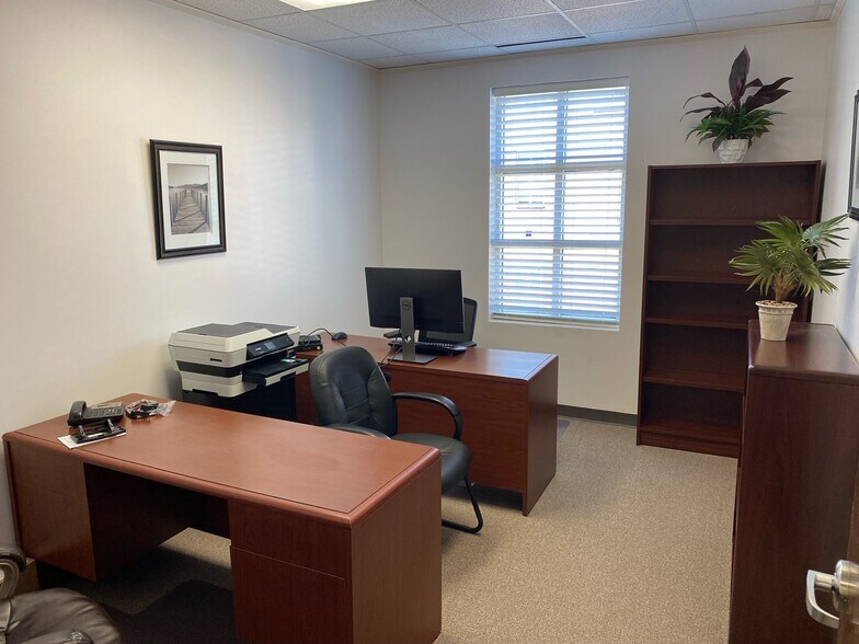 More Photos Of 4030 Wake Forest Rd, Raleigh Office For Sale