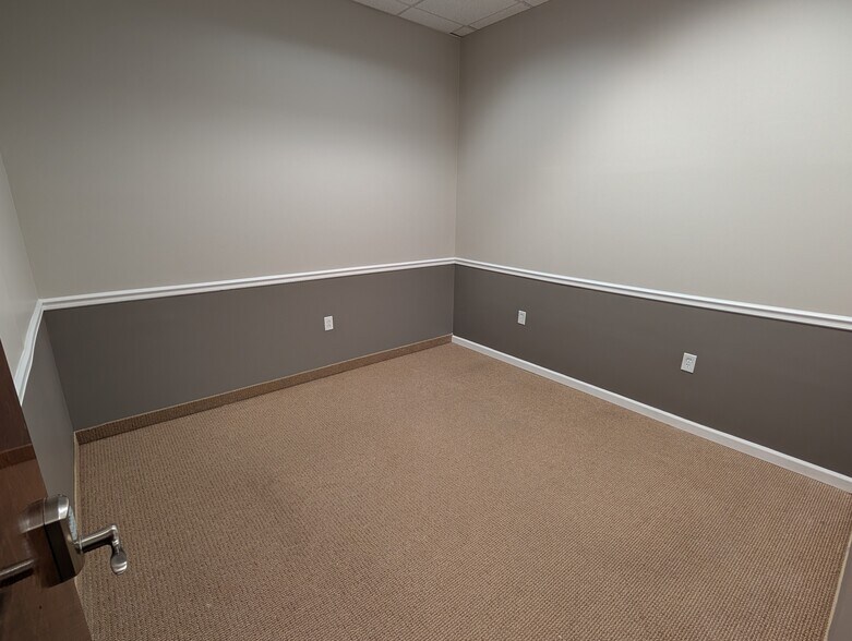 More Photos Of 4210 N Roxboro Rd, Durham Medical For Sale