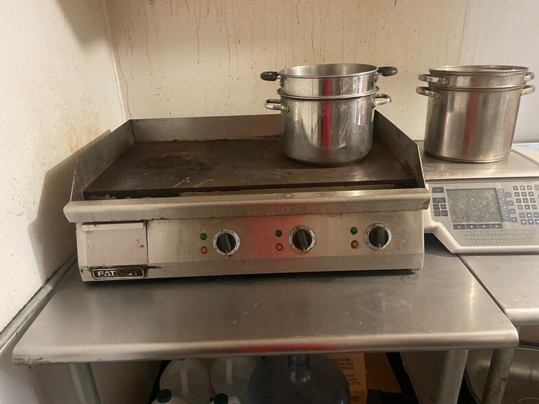 More Photos Of 102 5th St, Lincoln Restaurant For Sale