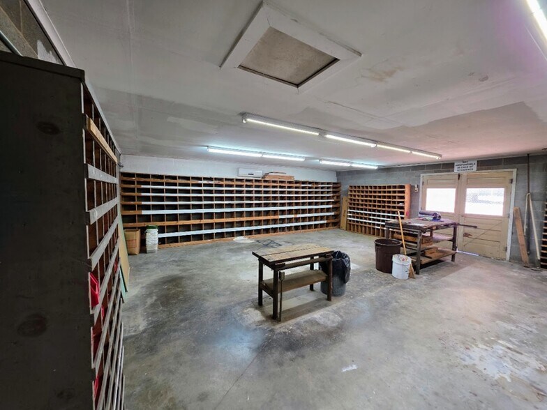 More Photos Of 116 Broadway St, Mertzon General Retail For Sale