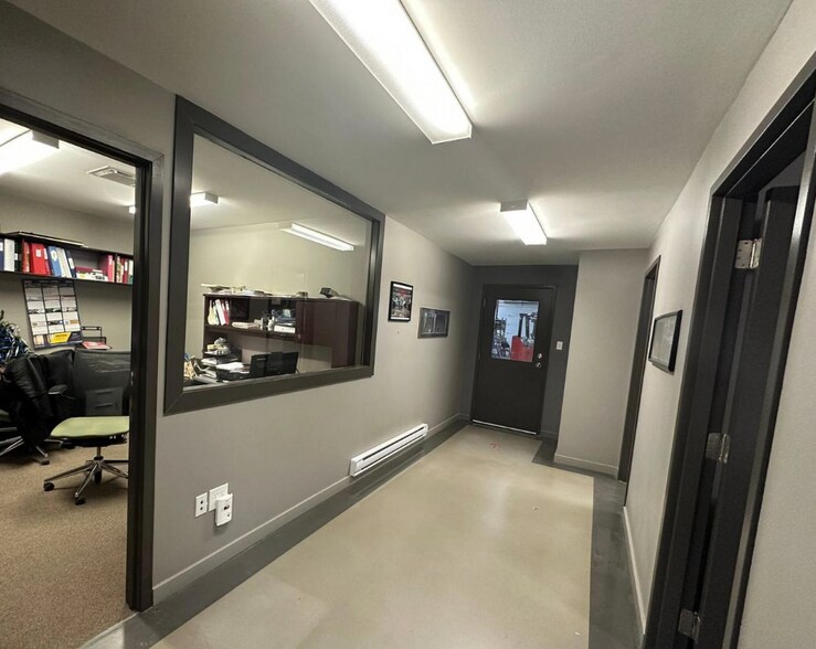 More Photos Of 2391 Anson Dr, Mississauga Warehouse For Sale