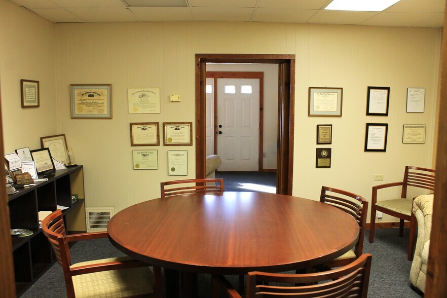 More Photos Of 988 E 185th St, Cleveland Office For Sale