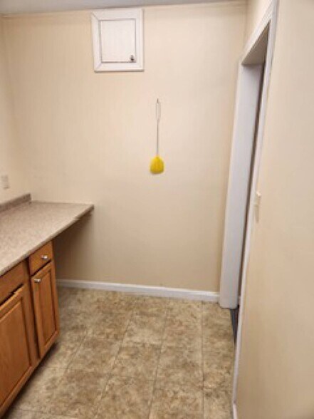 More Photos Of 502 Twin Bridges Rd, Alexandria Self Storage For Lease