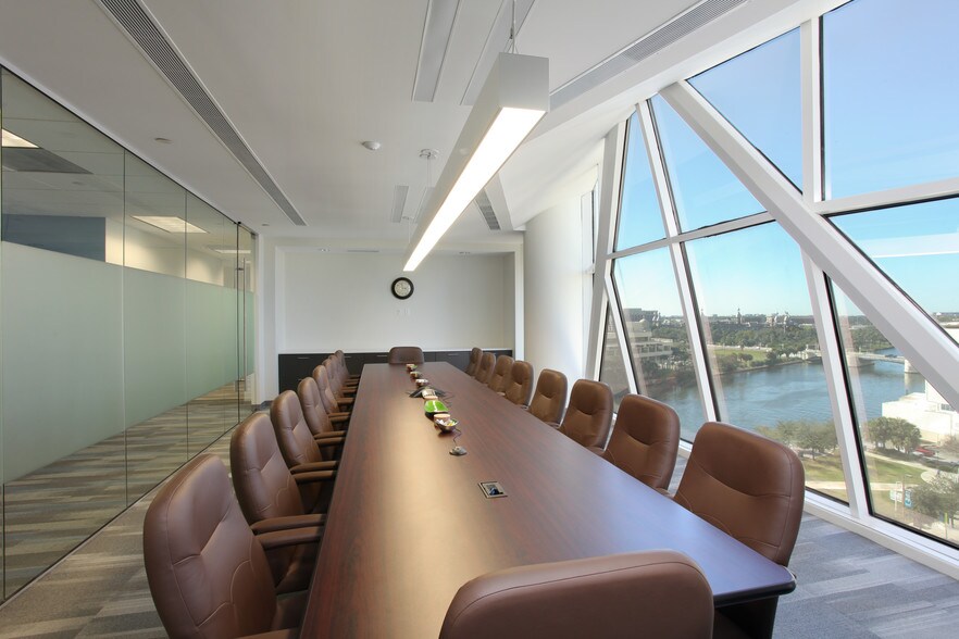 More Photos Of 100 S Ashley Dr, Tampa Office For Lease