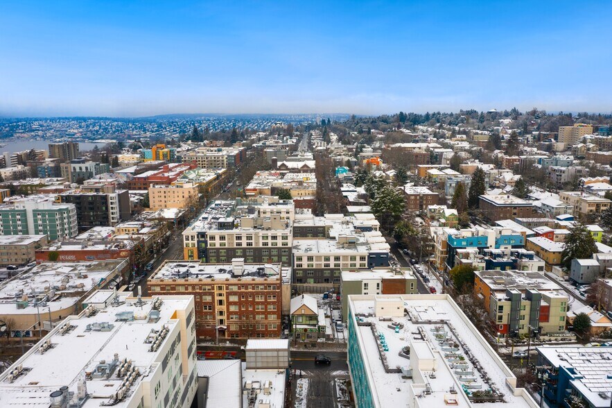 More Photos Of 916 E John St, Seattle Storefront Retail Residential For Lease