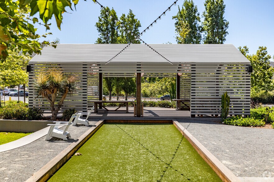 More Photos Of 13520 Evening Creek Dr N, San Diego Unknown For Lease