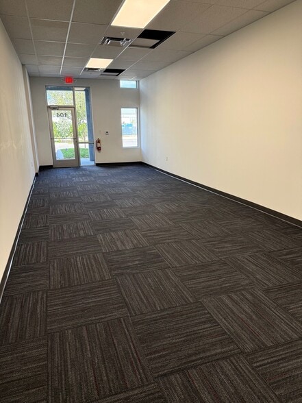 More Photos Of 3945 Tollhouse Dr, Naples Warehouse For Lease