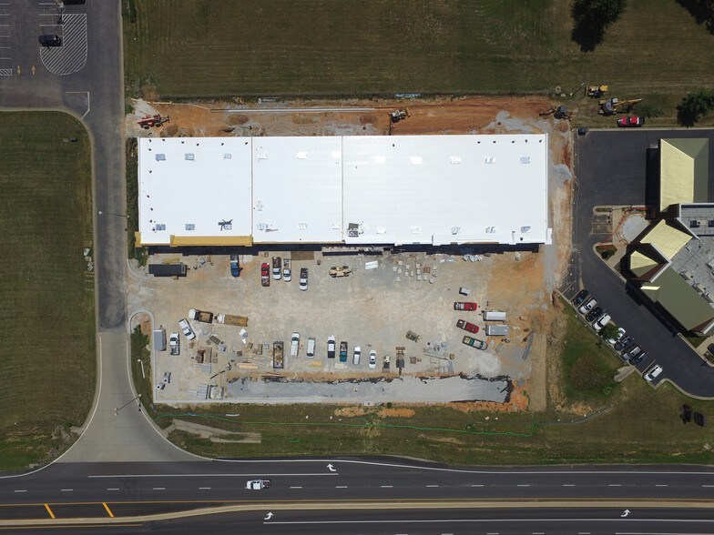 More Photos Of 903 E US Highway 60, Monett Storefront For Lease