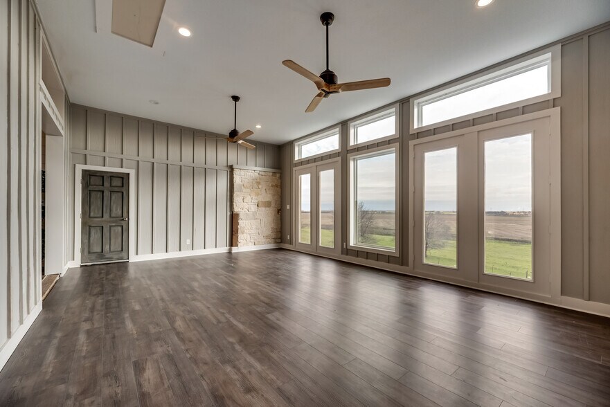 More Photos Of 955 Jack Eastham, Avalon Land For Sale