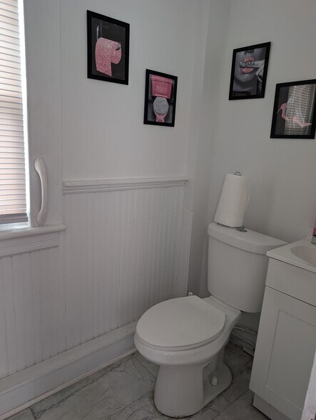 More Photos Of 368 Derby Ave, Derby Storefront Retail Office For Lease