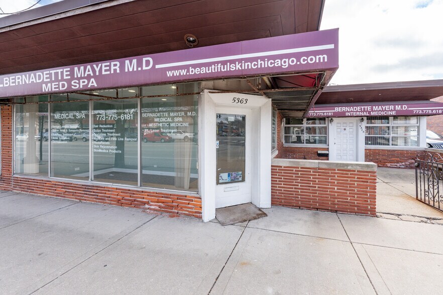 More Photos Of 5355-5365 W Devon Ave, Chicago Storefront For Lease