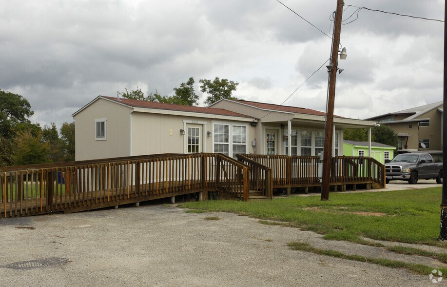 More Photos Of 5510 W Us-290, Austin Freestanding For Sale