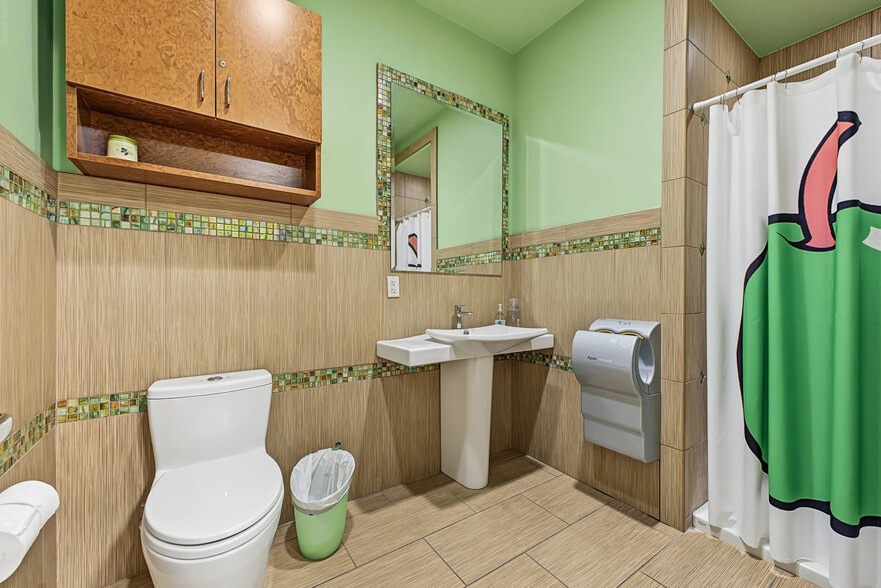 More Photos Of 20045 N 19th Ave, Phoenix Medical For Sale